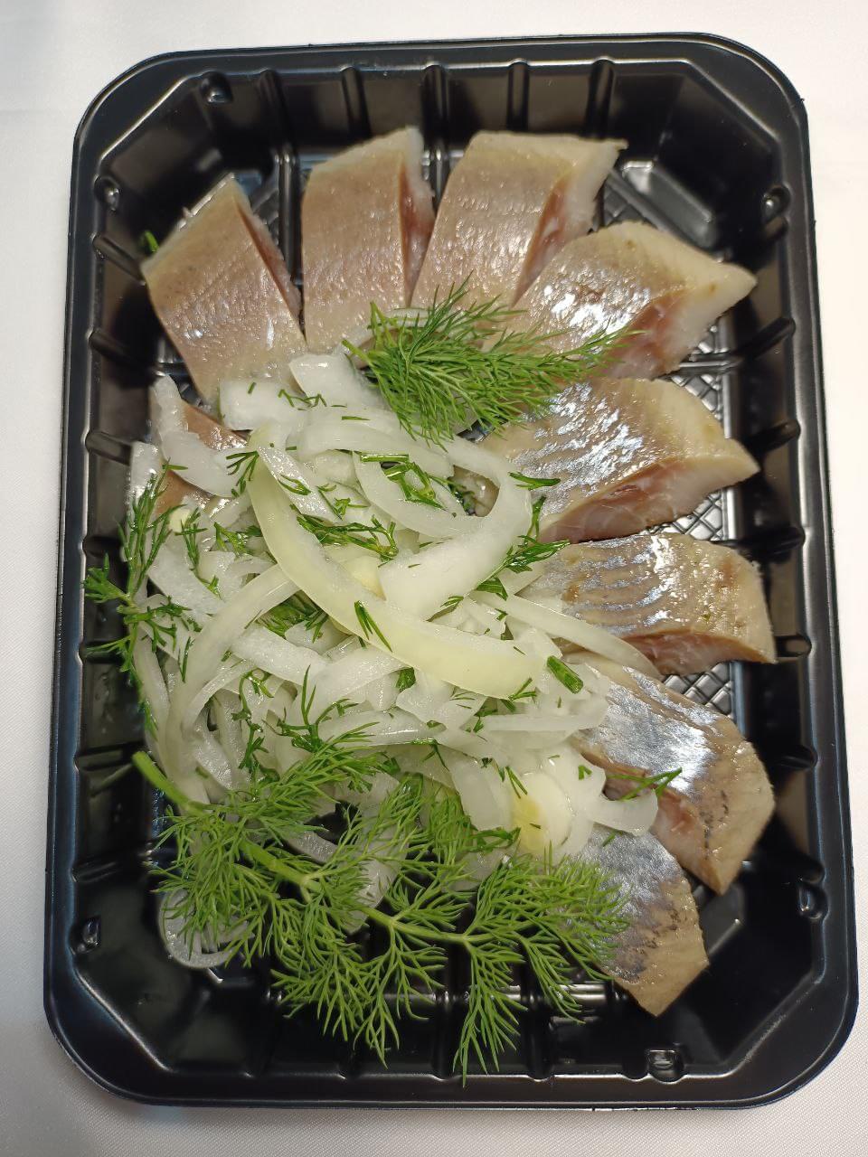 Оселедець із цибулею